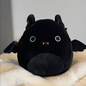 Squishmallows Emily the Bat 5” only butt tags